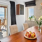 Βίλα S&a With Heated Private Pool, 3 Bedrooms, 3 Bathrooms, Playground