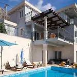 S&a With Heated Private Pool, 3 Bedrooms, 3 Bathrooms, Playground