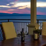 Βίλα S&a With Heated Private Pool, 3 Bedrooms, 3 Bathrooms, Playground
