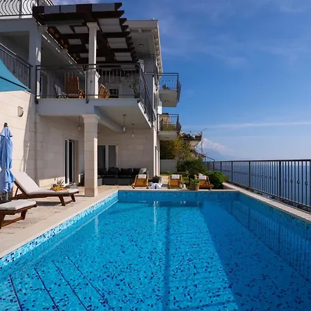 S&a With Heated Private Pool, 3 Bedrooms, 3 Bathrooms, Playground Mimice