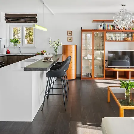 S&a With Heated Private Pool, 3 Bedrooms, 3 Bathrooms, Playground Willa