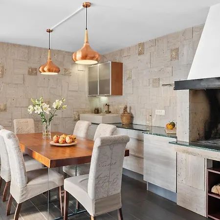 S&a With Heated Private Pool, 3 Bedrooms, 3 Bathrooms, Playground Willa *