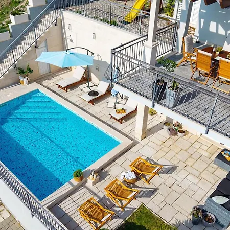 S&a With Heated Private Pool, 3 Bedrooms, 3 Bathrooms, Playground Βίλα Mimice