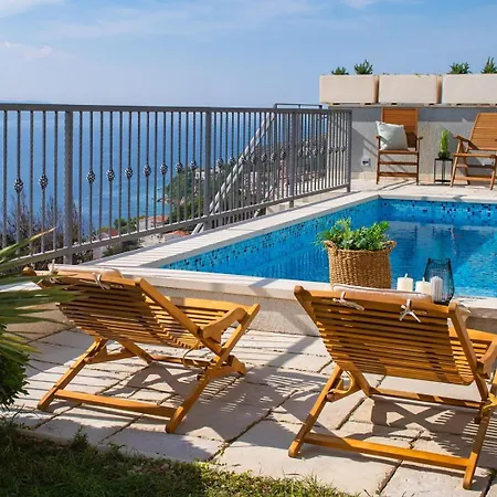 S&a With Heated Private Pool, 3 Bedrooms, 3 Bathrooms, Playground Willa