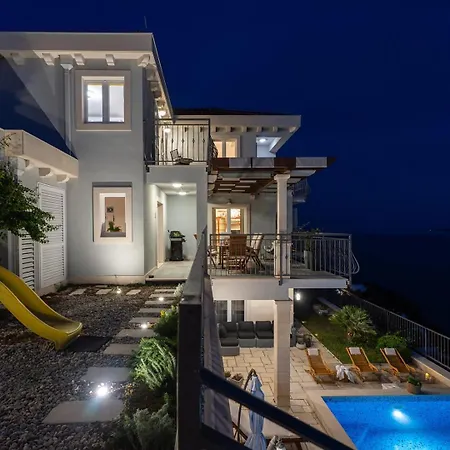 S&a With Heated Private Pool, 3 Bedrooms, 3 Bathrooms, Playground Mimice