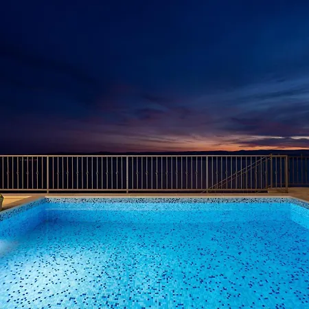 Willa S&a With Heated Private Pool, 3 Bedrooms, 3 Bathrooms, Playground Mimice