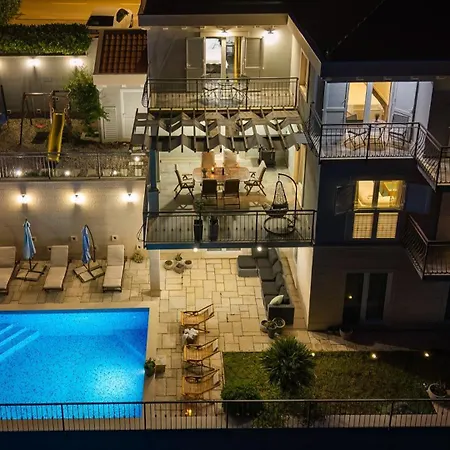 S&a With Heated Private Pool, 3 Bedrooms, 3 Bathrooms, Playground *