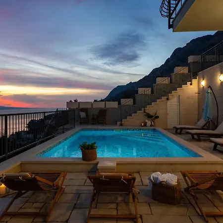 Βίλα S&a With Heated Private Pool, 3 Bedrooms, 3 Bathrooms, Playground *