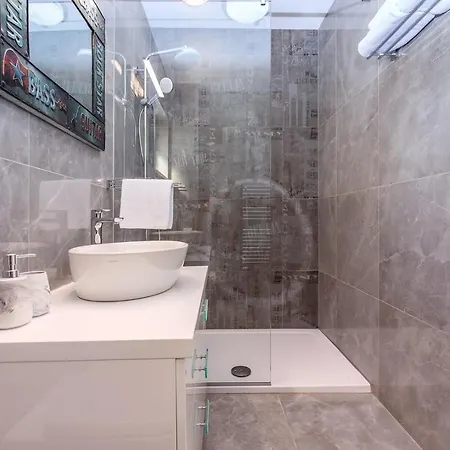 Villa S&a With Heated Private Pool, 3 Bedrooms, 3 Bathrooms, Playground *