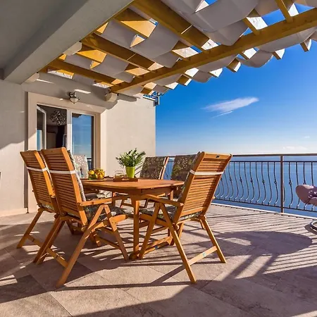 S&a With Heated Private Pool, 3 Bedrooms, 3 Bathrooms, Playground Mimice