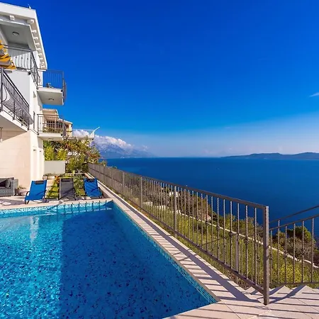 Villa S&a With Heated Private Pool, 3 Bedrooms, 3 Bathrooms, Playground *