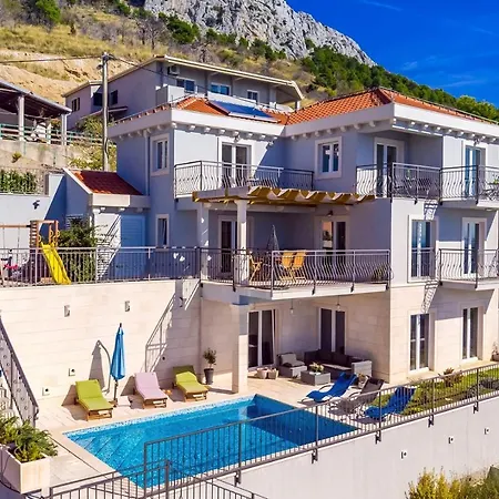 Villa S&a With Heated Private Pool, 3 Bedrooms, 3 Bathrooms, Playground