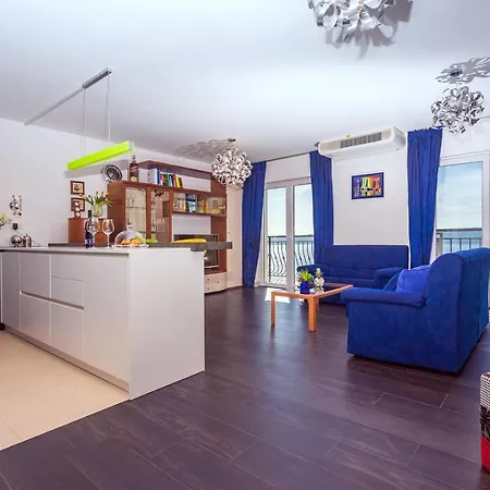 S&a With Heated Private Pool, 3 Bedrooms, 3 Bathrooms, Playground